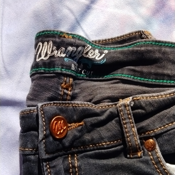 Wrangler Jeans - Picture 6 of 16